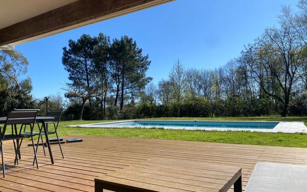 Maison à vendre    5 pièces •  Sadirac