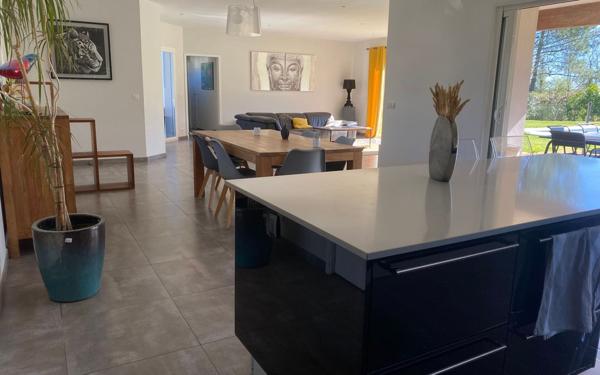 Maison à vendre    5 pièces •  Sadirac