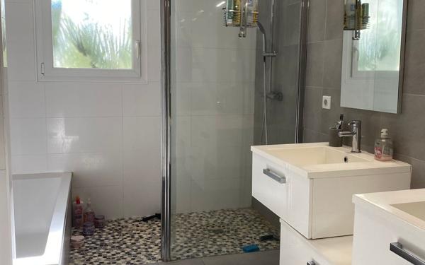 Maison à vendre    5 pièces •  Sadirac