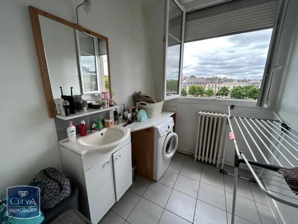 Appartement à louer 2 pièces 58.15m² Laval (53000)