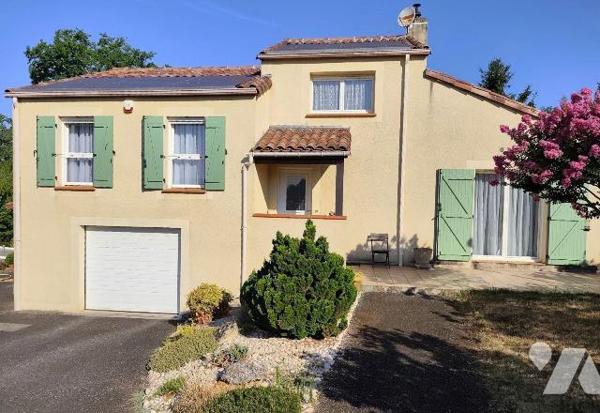 A VENDRE : Sur les hauteurs d'un village avec commerces proche GOURDON (Lot - 46), maison conte...