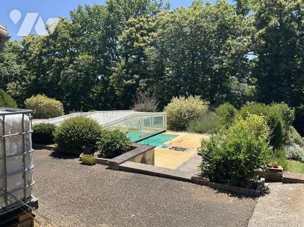 A VENDRE : Sur les hauteurs d'un village avec commerces proche GOURDON (Lot - 46), maison conte...