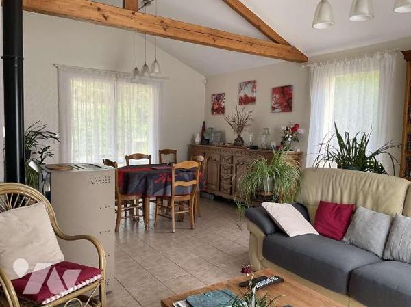 A VENDRE : Sur les hauteurs d'un village avec commerces proche GOURDON (Lot - 46), maison conte...