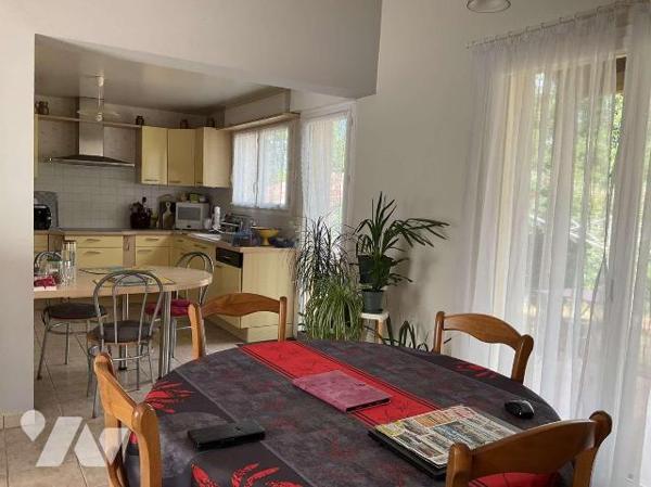 A VENDRE : Sur les hauteurs d'un village avec commerces proche GOURDON (Lot - 46), maison conte...