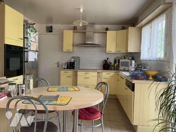 A VENDRE : Sur les hauteurs d'un village avec commerces proche GOURDON (Lot - 46), maison conte...