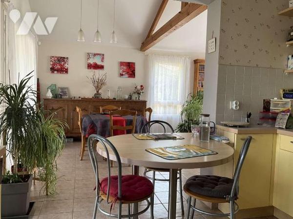 A VENDRE : Sur les hauteurs d'un village avec commerces proche GOURDON (Lot - 46), maison conte...