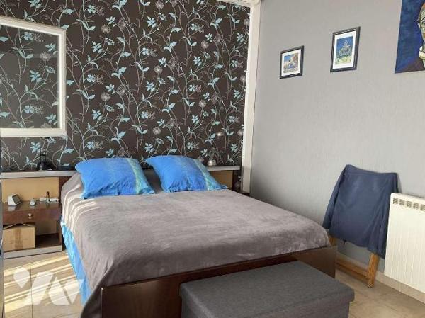 A VENDRE : Sur les hauteurs d'un village avec commerces proche GOURDON (Lot - 46), maison conte...