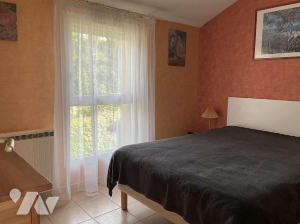 A VENDRE : Sur les hauteurs d'un village avec commerces proche GOURDON (Lot - 46), maison conte...