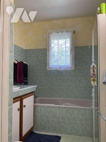 A VENDRE : Sur les hauteurs d'un village avec commerces proche GOURDON (Lot - 46), maison conte...