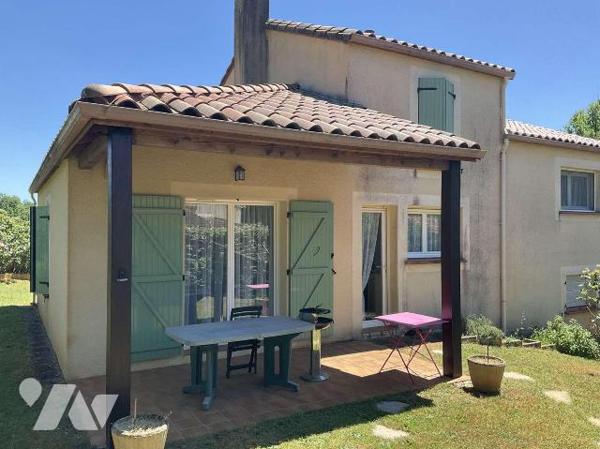 A VENDRE : Sur les hauteurs d'un village avec commerces proche GOURDON (Lot - 46), maison conte...