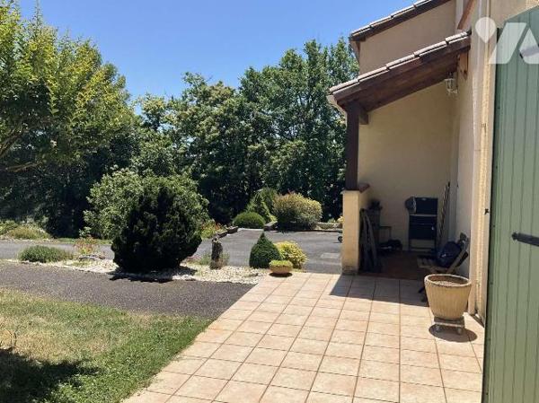 A VENDRE : Sur les hauteurs d'un village avec commerces proche GOURDON (Lot - 46), maison conte...