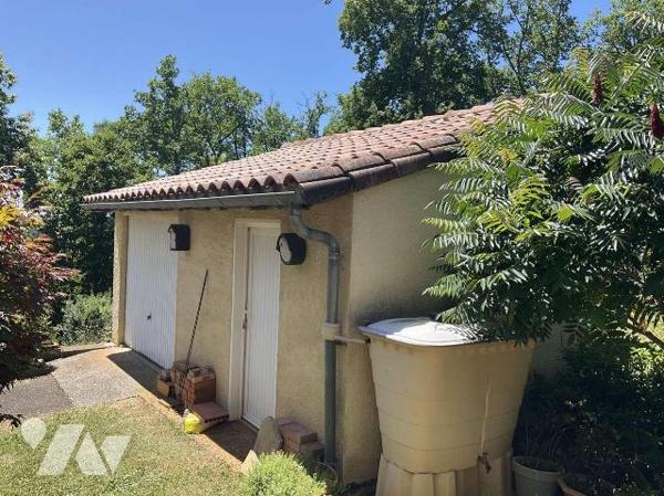 A VENDRE : Sur les hauteurs d'un village avec commerces proche GOURDON (Lot - 46), maison conte...