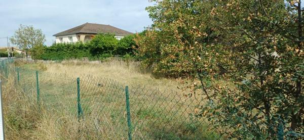 CORBAS – TERRAIN CONSTRUCTIBLE 570 m² – 140 000 €