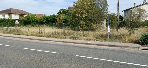CORBAS – TERRAIN CONSTRUCTIBLE 570 m² – 140 000 €