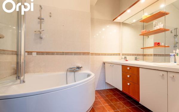 Appartement à vendre    4 pièces • 113,81 m2 Villeurbanne