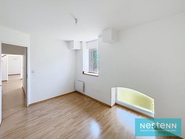 Vente d'une maison en pierres avec grand dépendance à Hénansal