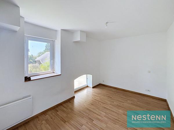 Vente d'une maison en pierres avec grand dépendance à Hénansal