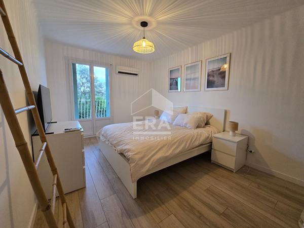 Élégance & Vue Dégagée Superbe T3 Rénové au Coeur de Martigues