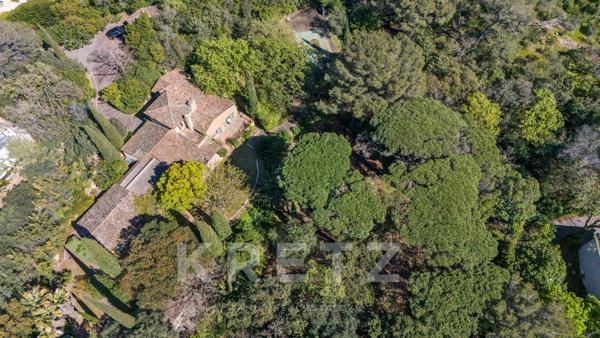 Propriété historique sur parc privé de 9000m2