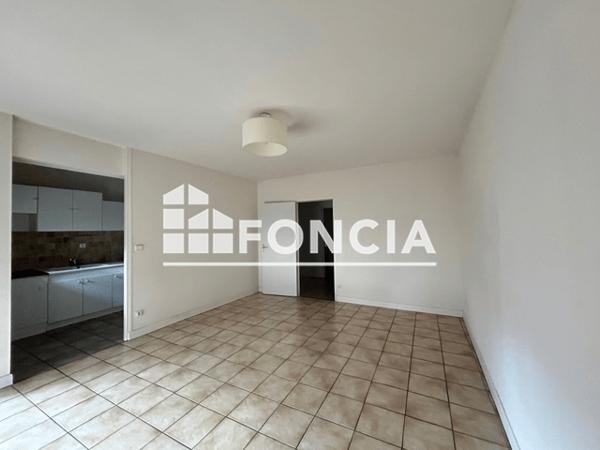 Location Appartement 3 pièces 76.32 m² - 7 RUE GRANDE HORLOGE Agen 47000