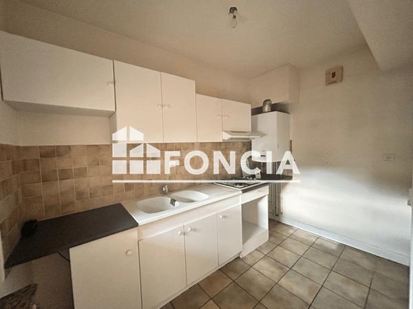 Location Appartement 3 pièces 76.32 m² - 7 RUE GRANDE HORLOGE Agen 47000