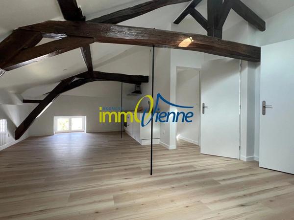 Location                                                      Appartement
                        
                     3 pièces                      47 m2                     à Lussac-les-Châteaux