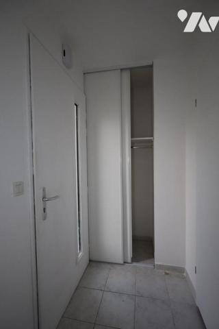 APPARTEMENT DE TYPE STUDIO AVEC PLACES DE PARKING PRIVEES