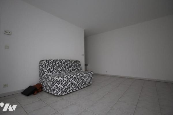 APPARTEMENT DE TYPE STUDIO AVEC PLACES DE PARKING PRIVEES