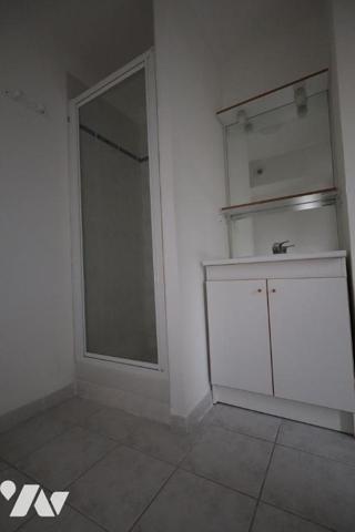 APPARTEMENT DE TYPE STUDIO AVEC PLACES DE PARKING PRIVEES