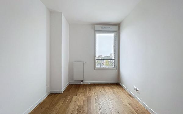 Appartement à louer    3 pièces • 64,16 m2 Suresnes