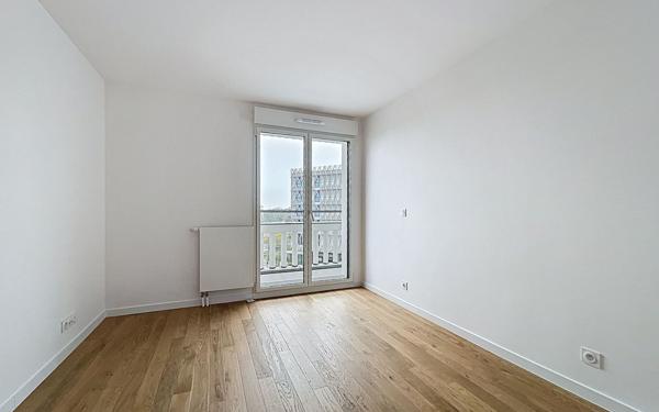 Appartement à louer    3 pièces • 64,16 m2 Suresnes