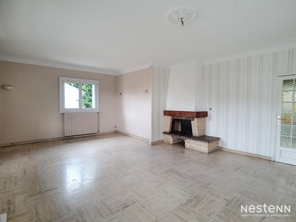 À vendre Maison de 220 m² avec jardin et double garage, en plein centre de Condom