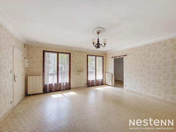 À vendre Maison de 220 m² avec jardin et double garage, en plein centre de Condom
