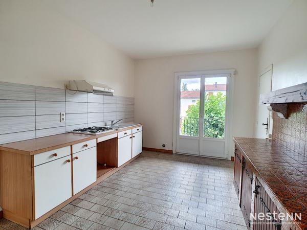 À vendre Maison de 220 m² avec jardin et double garage, en plein centre de Condom