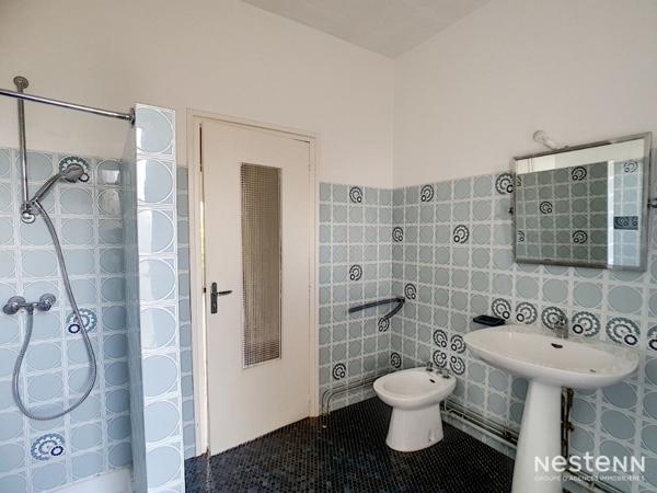 À vendre Maison de 220 m² avec jardin et double garage, en plein centre de Condom