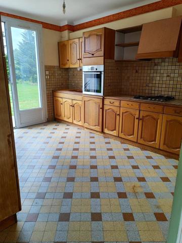 Maison 4400m2 dépendance, étang