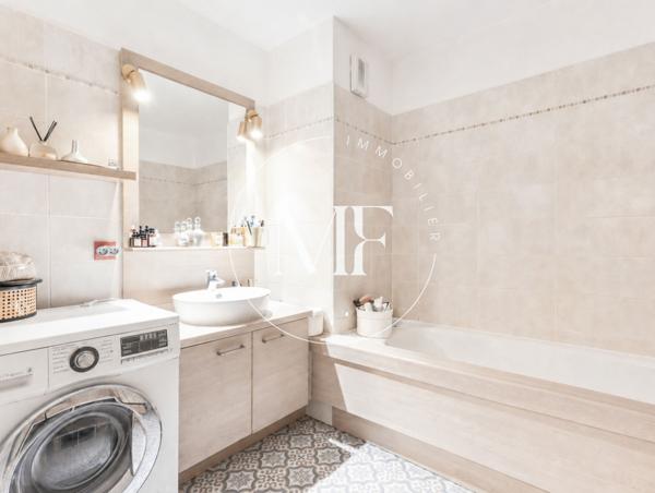 Appartement
         5 pièces
        - 105 m² Exclusivité 549 000 € *