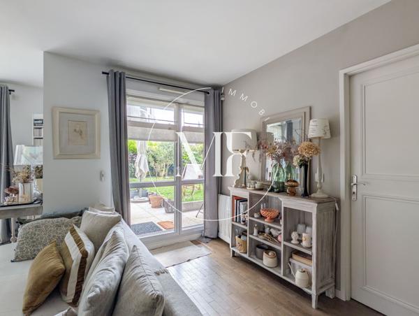 Appartement
         5 pièces
        - 105 m² Exclusivité 549 000 € *