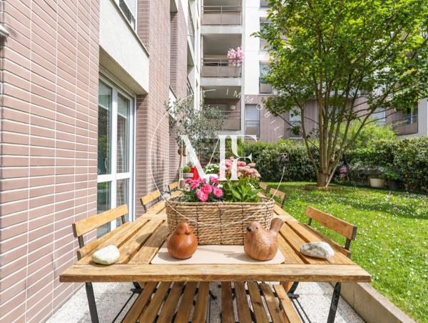 Appartement
         5 pièces
        - 105 m² Exclusivité 549 000 € *