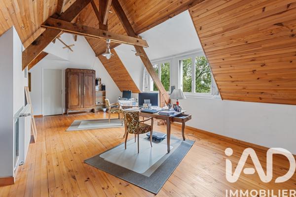 Maison à vendre 8 pièces 204 m² Saint-Étienne-de-Montluc