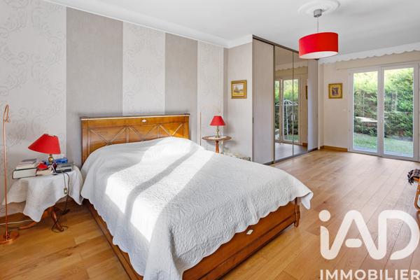 Maison à vendre 8 pièces 204 m² Saint-Étienne-de-Montluc