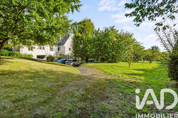 Maison à vendre 8 pièces 204 m² Saint-Étienne-de-Montluc