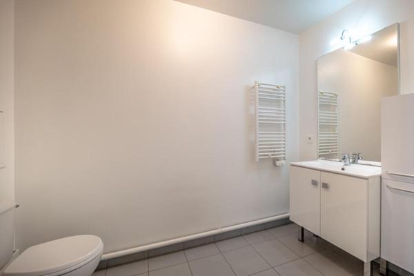 Appartement 2 pièces proche RER D et Métro ligne 15