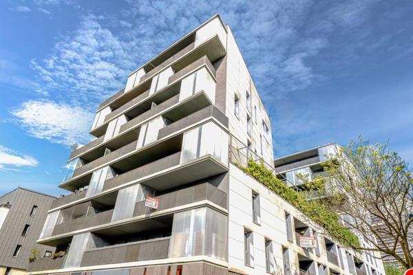 Appartement 2 pièces proche RER D et Métro ligne 15