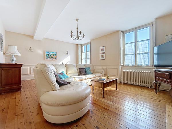 Maison à vendre SAINT FLORENT LE VIEIL Centre, cour sans vis à vis, 5 chambres, proche Loire