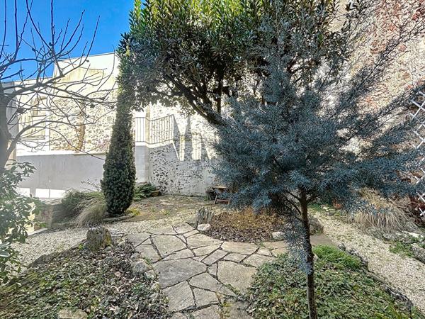 Maison à vendre SAINT FLORENT LE VIEIL Centre, cour sans vis à vis, 5 chambres, proche Loire