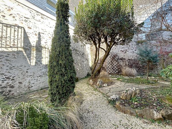 Maison à vendre SAINT FLORENT LE VIEIL Centre, cour sans vis à vis, 5 chambres, proche Loire