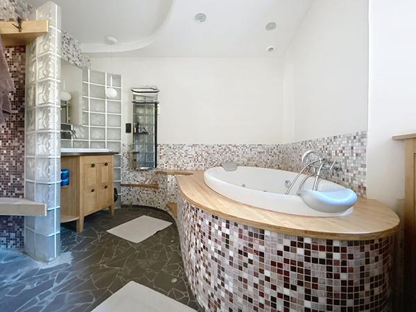 Maison à vendre SAINT FLORENT LE VIEIL Centre, cour sans vis à vis, 5 chambres, proche Loire