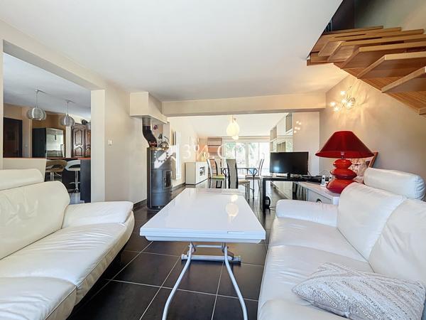 Maison 8 pièce(s) 4 chambre(s) 182.45 m²