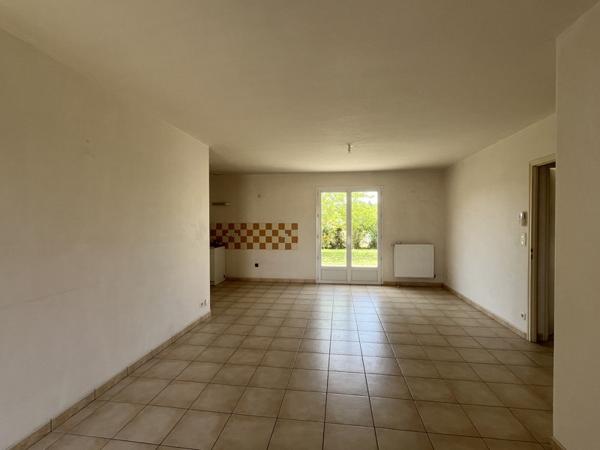 Maison à louer 800 € CC Le Poiré-sur-Vie 4 p 64 m² DPE D